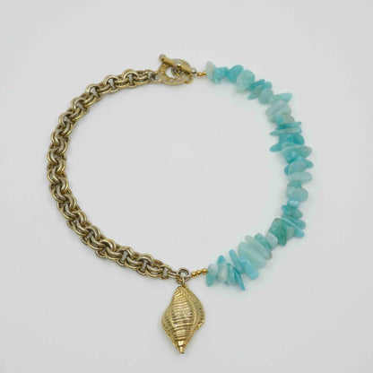    collier dore nouvelle vague-collier upcycle chaine collier agatha perles bleu turquoise vintage pendentif coquillage-atelierlabonneaventure